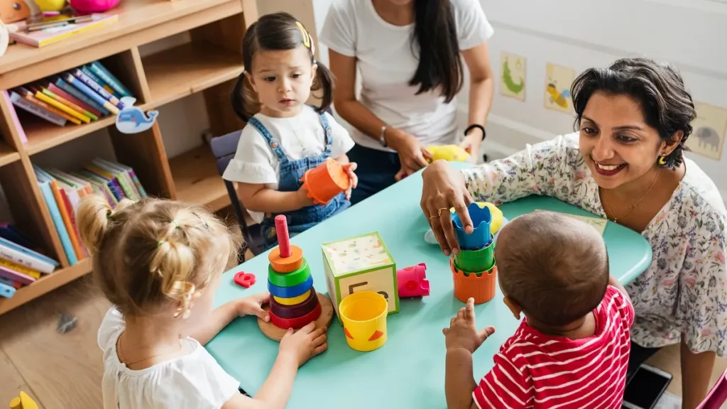 5 وظائف للأشخاص الذين يحبون الأطفال