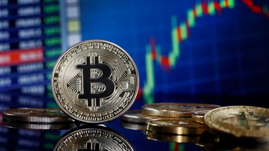 البيتكوين عند 64 ألف دولار: هل اقترب القاع؟ تحليل وتوقعات 2026