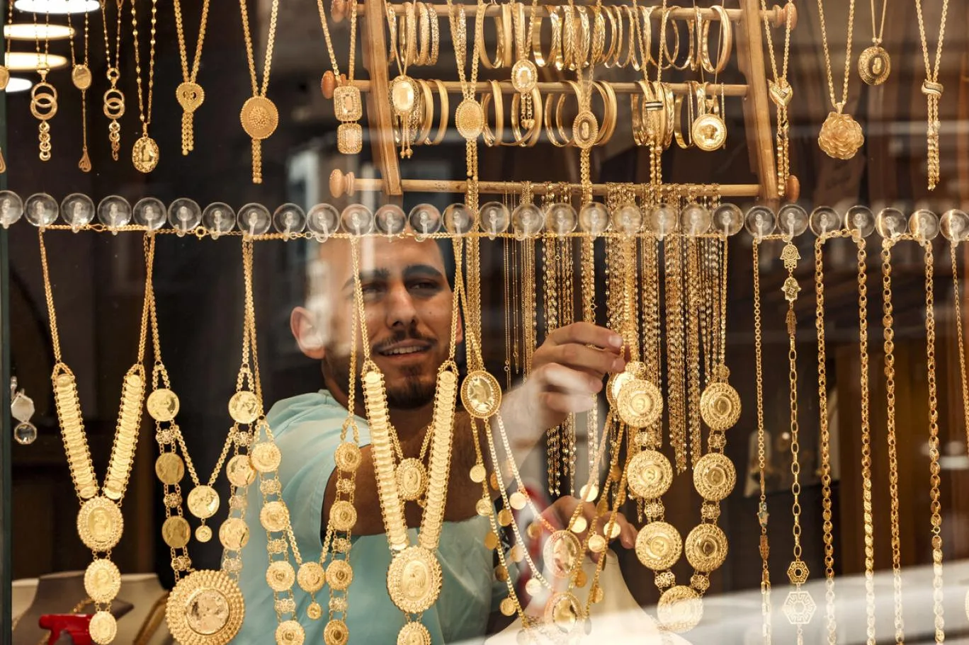 تحليل سعر الذهب منتصف مايو 2026: فرص استثمارية في الأسواق الخليجية