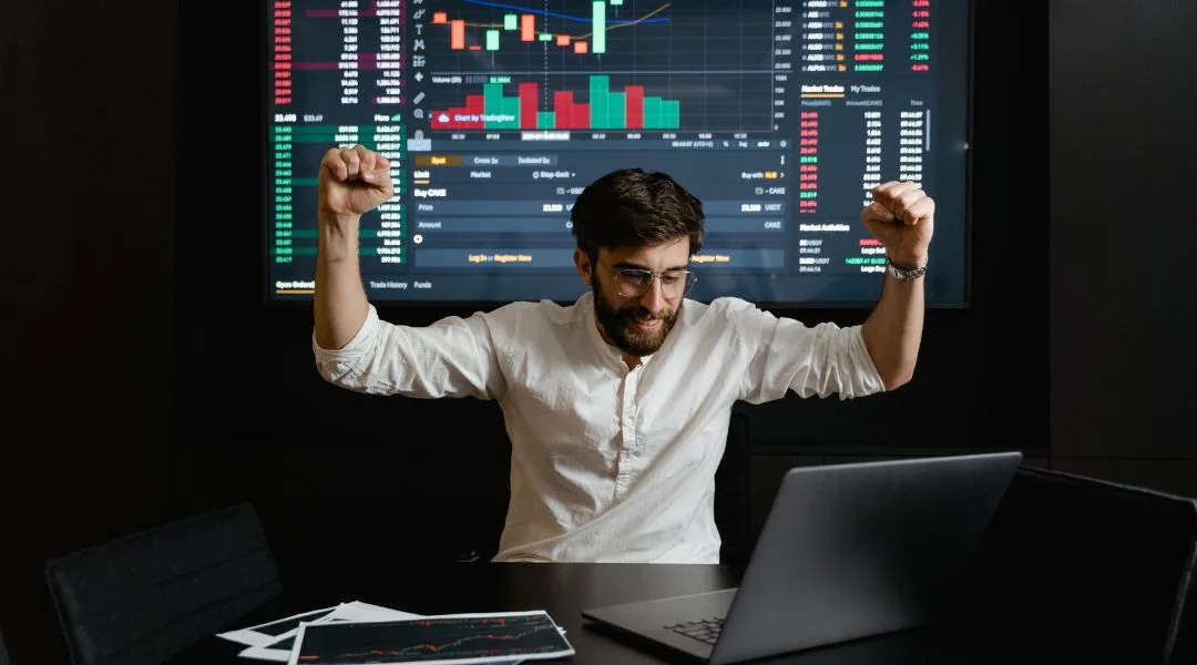 أفضل تطبيقات التداول في الخليج 2026: دليل شامل للمبتدئين