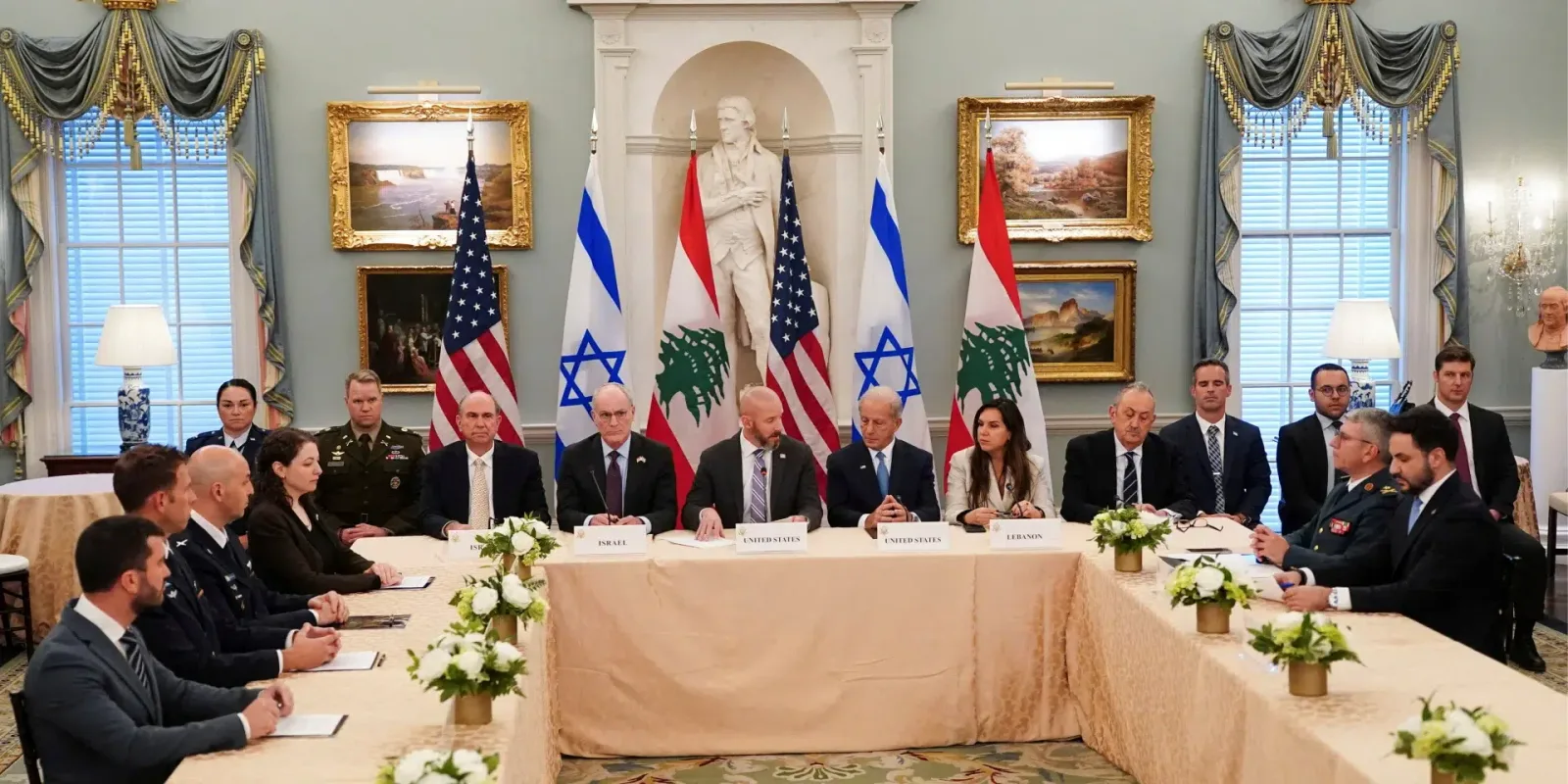 مجلس النواب الأمريكي يقر قرارًا يقيّد صلاحيات ترمب العسكرية ويطالبه بإنهاء الحرب مع إيران.
