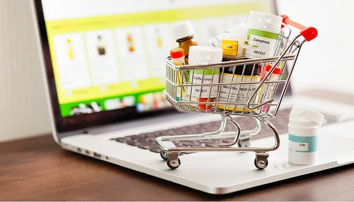أهم تطبيقات خدمة توصيل الأدوية في السعودية