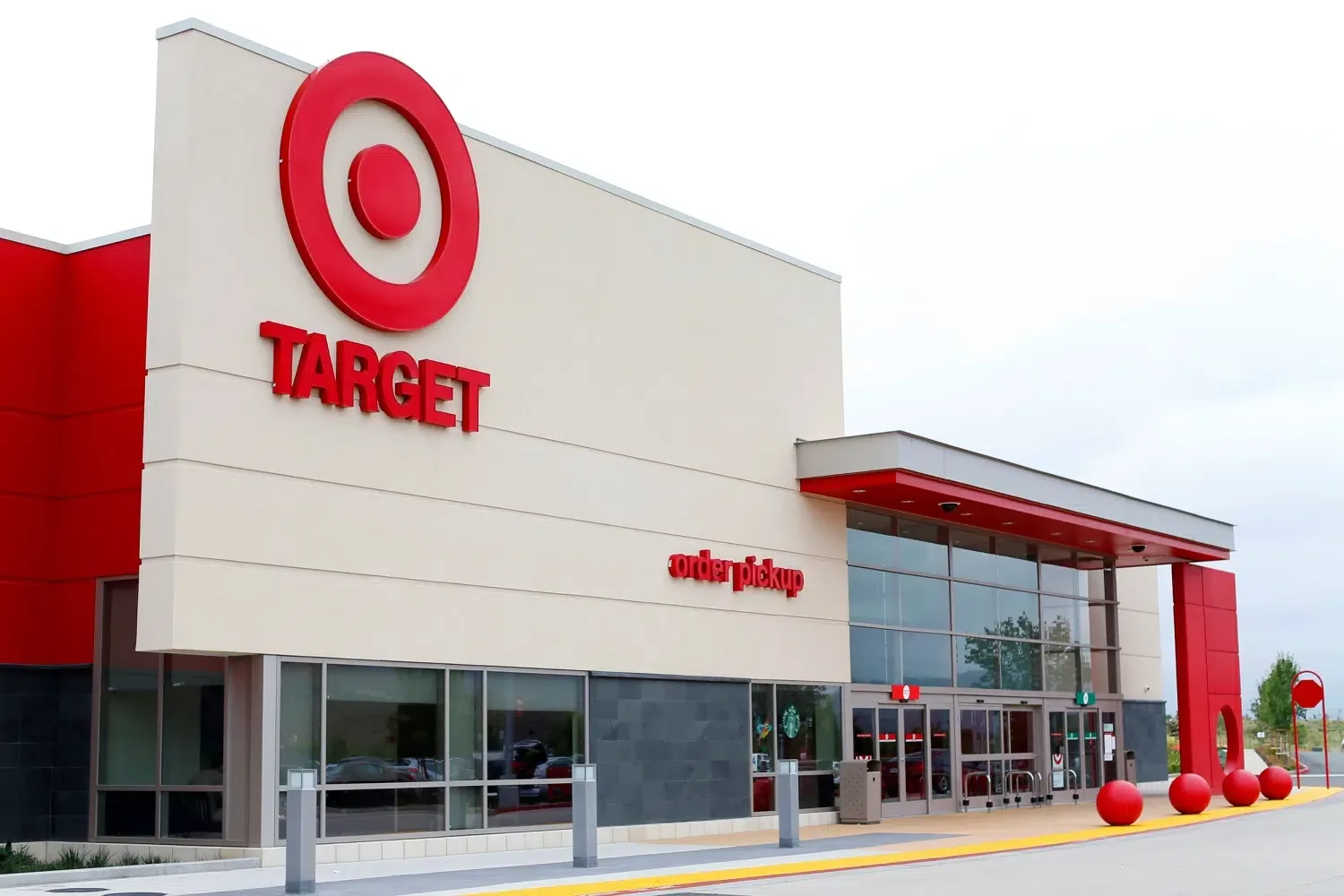 انخفضت مبيعات Target لأول مرة منذ 7 سنوات