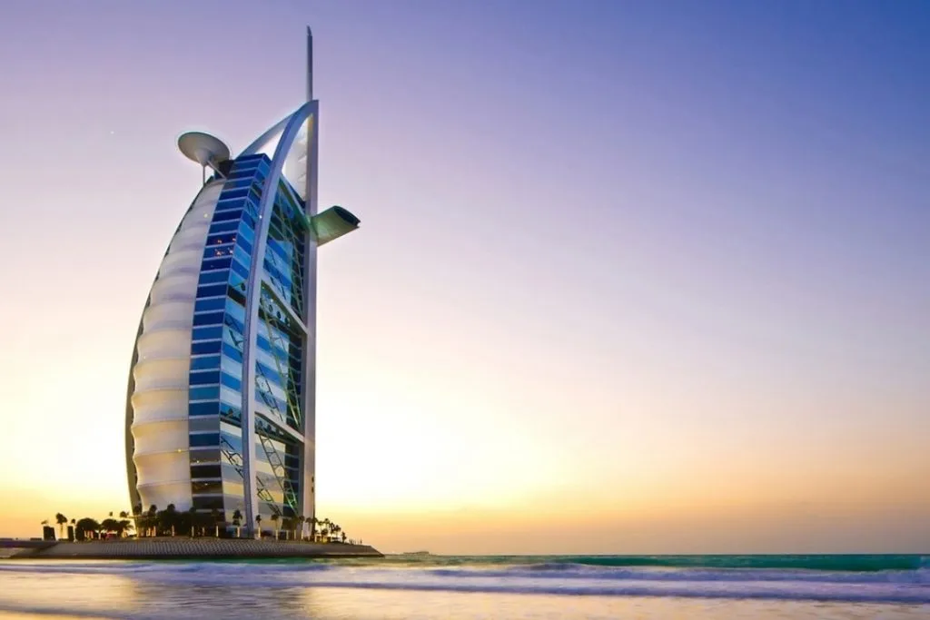 دبي تحتضن 21 مليارديراً في عام 2024