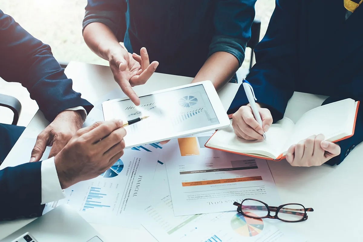 مؤهلات المستشار المالي: كل ما تحتاج إلى معرفته
