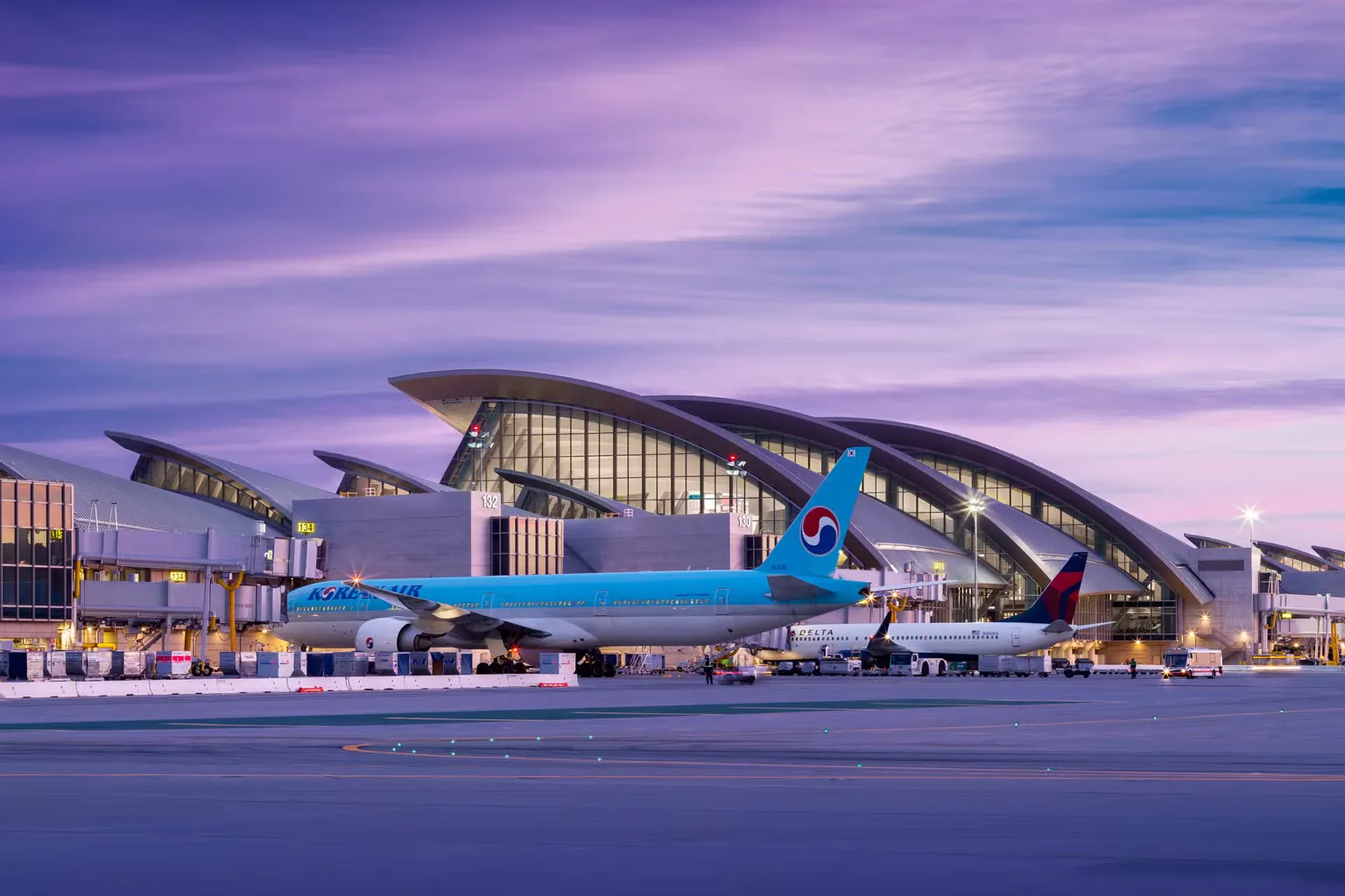 Los Angeles International Airport (LAX)