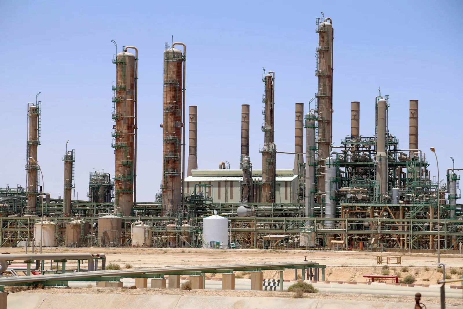 ليبيا تعلن رسمياً خفض إنتاج النفط بالبلاد بنسبة 20%