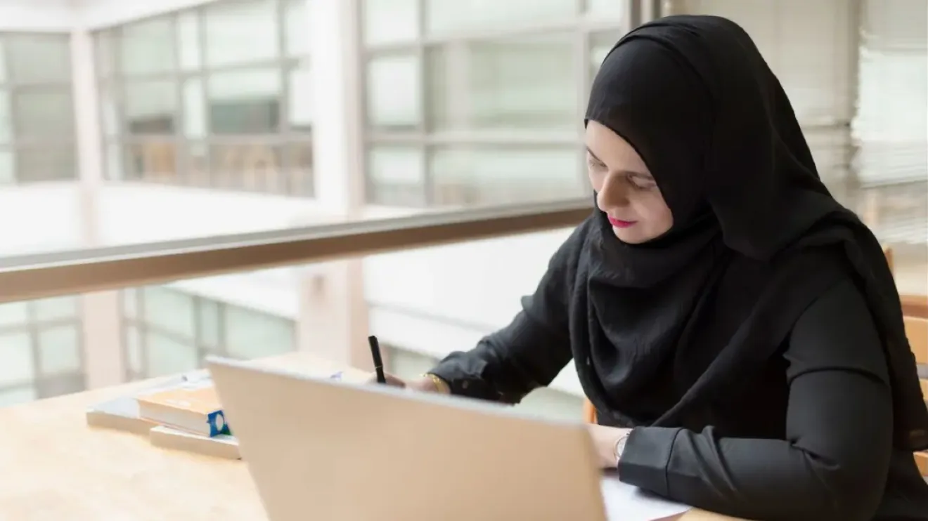 تزايد معدل مشاركة المرأة السعودية في القوى العاملة