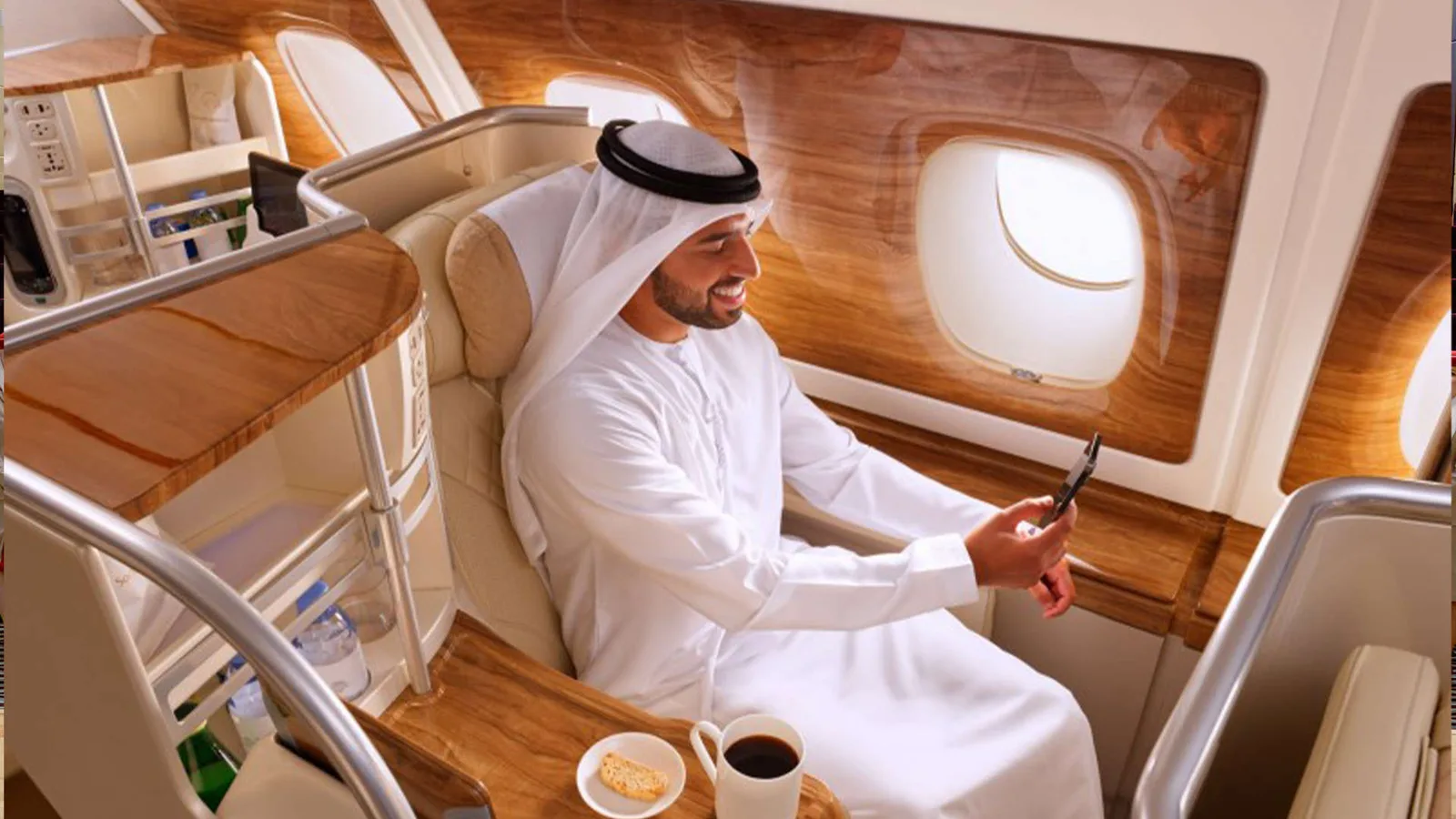 طيران الإمارات تقدم ملابس نوم فاخرة ومريحة لمسافري درجة الأعمال