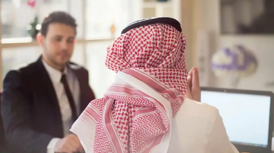 السعودي ناصر العزاز في سطور