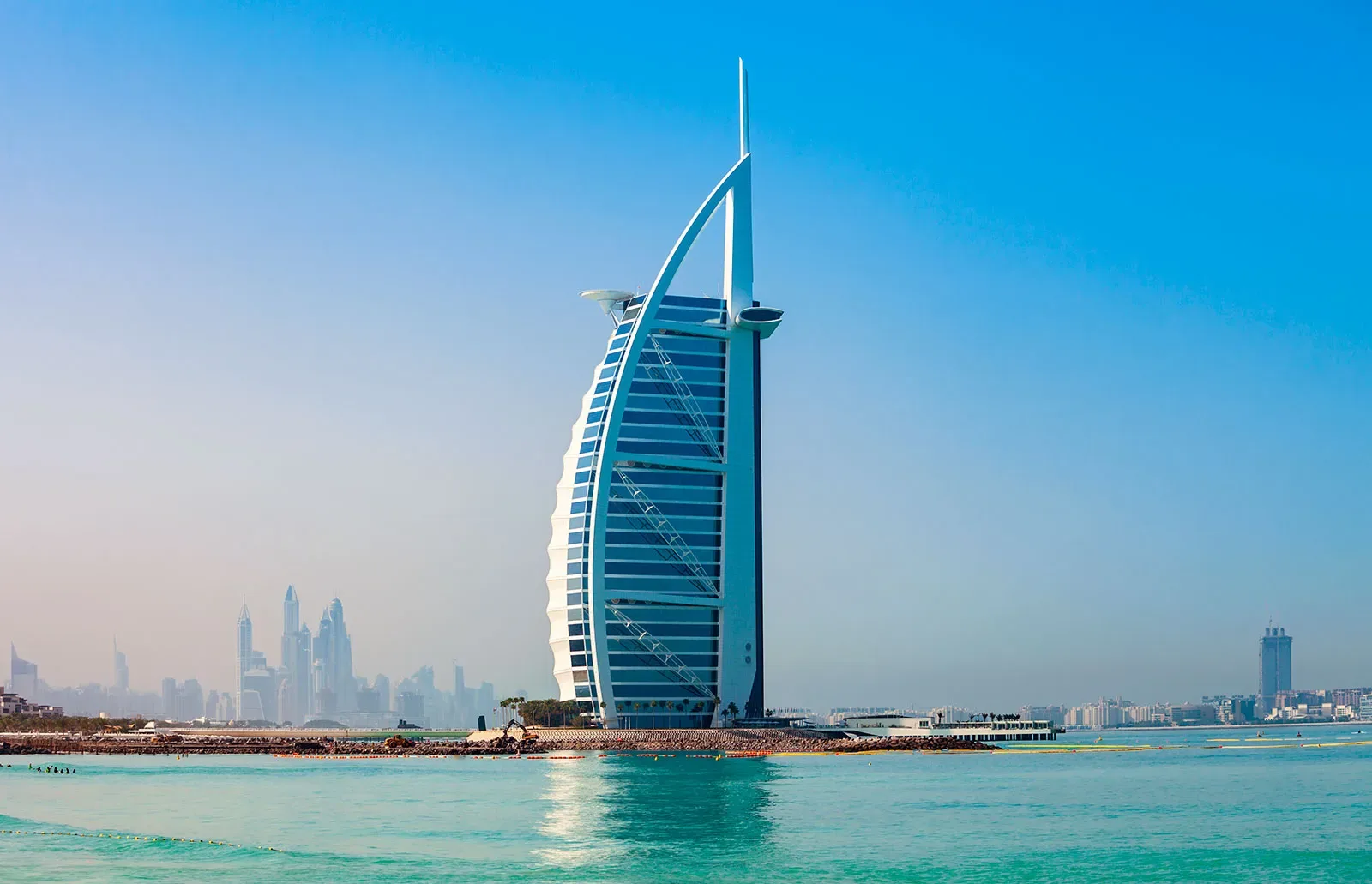 دليل شامل لتكاليف المعيشة في دبي لعام 2025