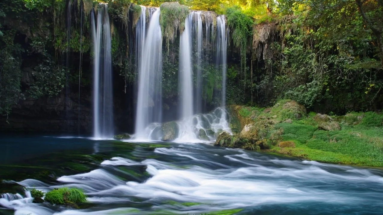أجمل الشلالات الطبيعية حول العالم التي تخطف الأنفاس