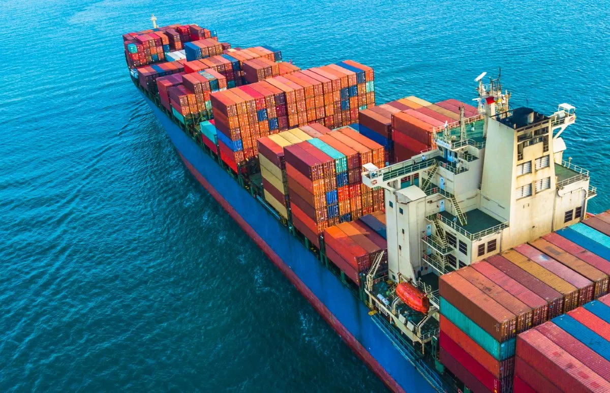 تراجع إيرادات قناة السويس بنسبة 46 % خلال شهر