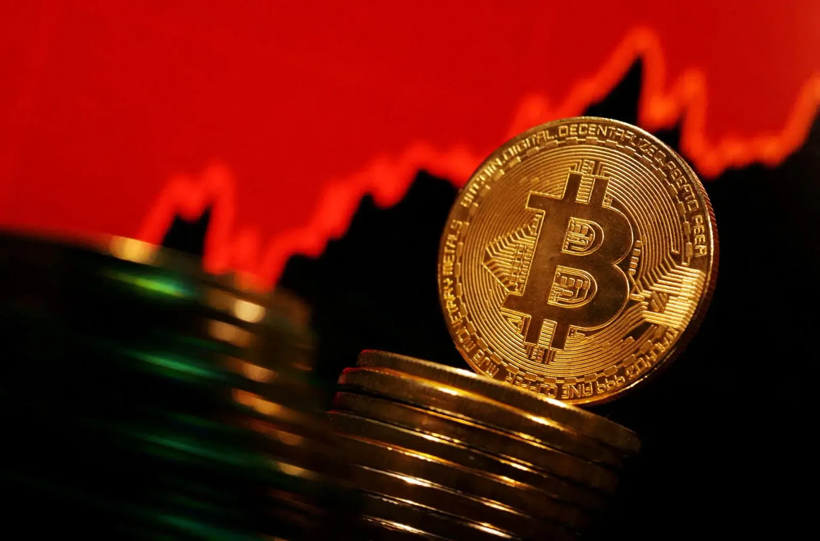 بيتكوين تتجاوز 81 ألف دولار لأول مرة وسط انتعاش سوق العملات الرقمية