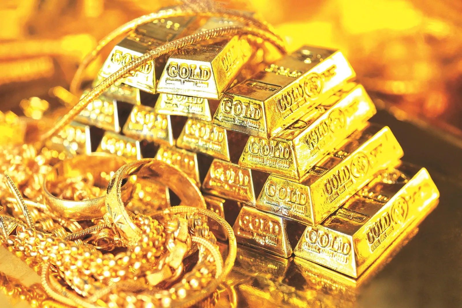 الذهب يسجل قفزة تاريخية ويتجاوز 5500 دولار للأونصة