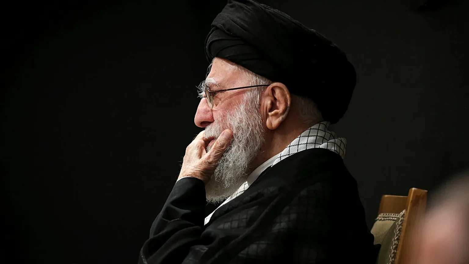 من ستختار إيران بعد علي خامنئي؟