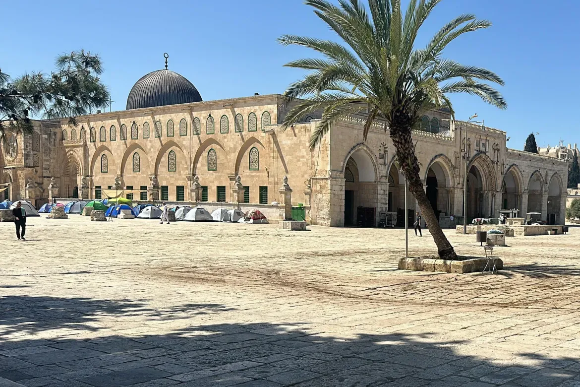 المسجد الأقصى تحت التهديد: خمس محاولات لتفجيره منذ عام 1967