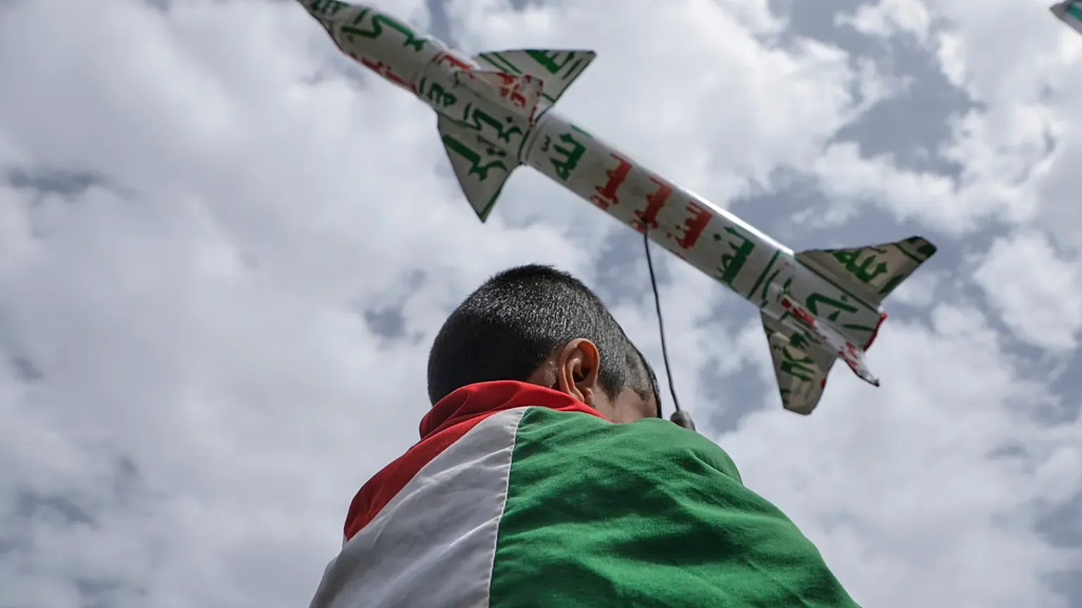 الحوثيون يعلنون استهداف إسرائيل بصواريخ باليستية