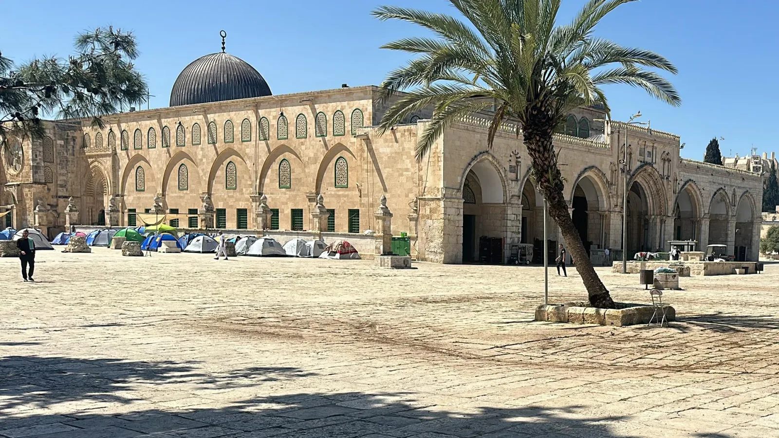 عودة المصلين للمسجد الأقصى بعد 40 يوماً من الإغلاق