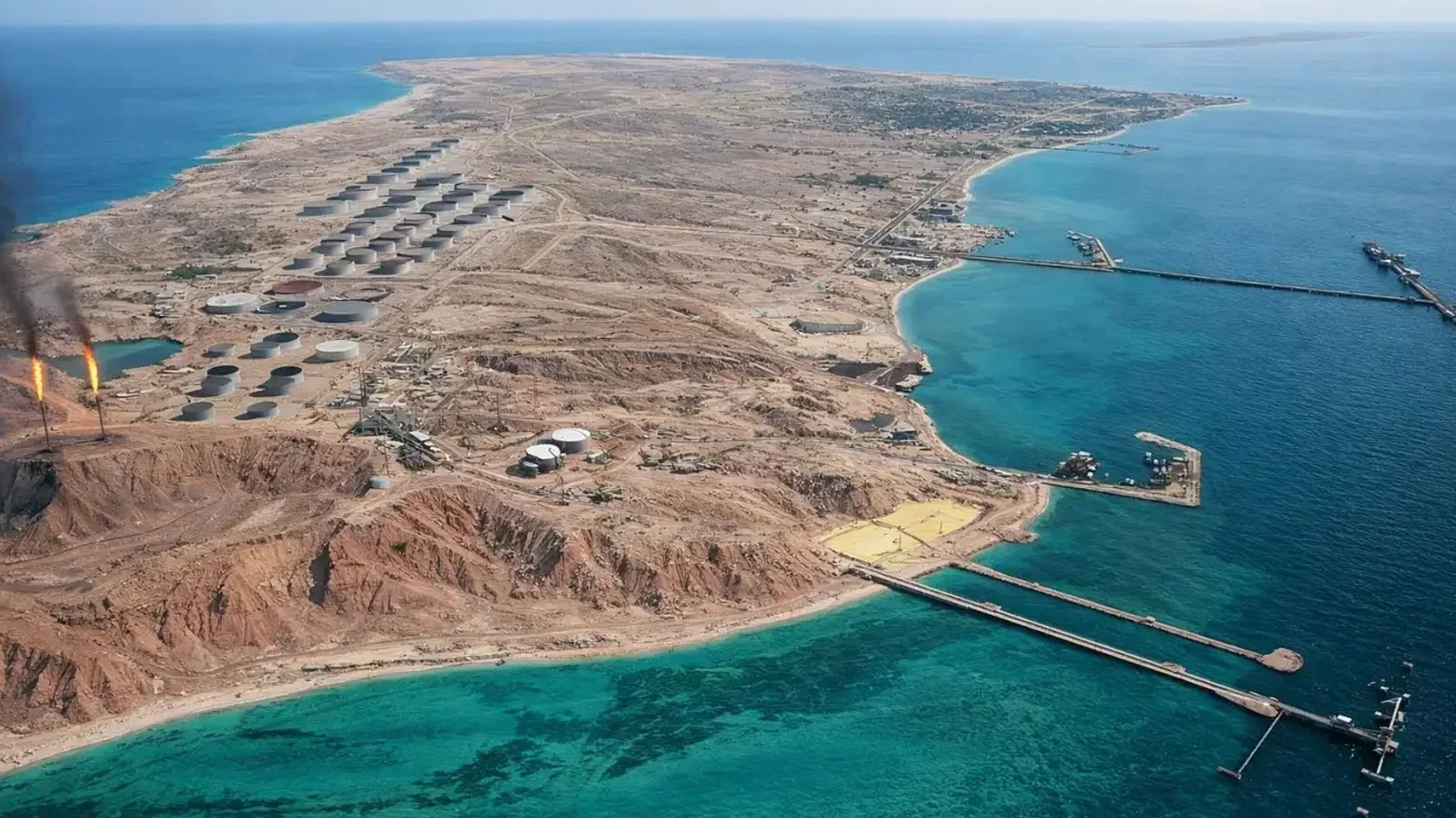 ترمب يبتعد عن المواجهة العسكرية مع إيران ويرفض السيطرة على خارك