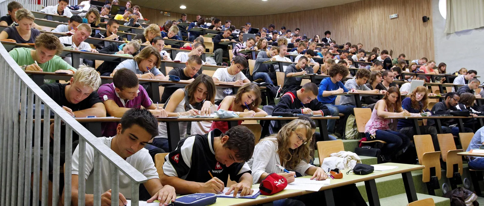 9 جامعات تستعمل التكنولوجيا المتقدمة