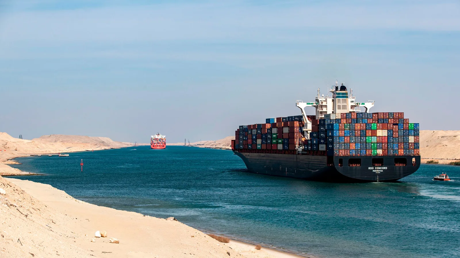 ارتفاع إيرادات قناة السويس المصرية خلال نوفمبر