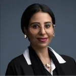 هيف زمزم ... مثال لطموح الفتاة الإماراتية الجديدة