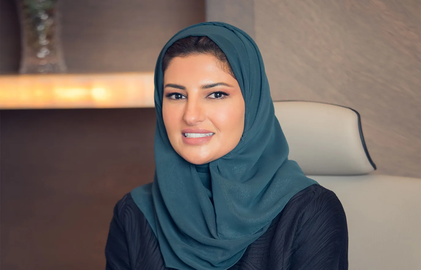 من هي سيدة الأعمال السعودية حنان السماري؟