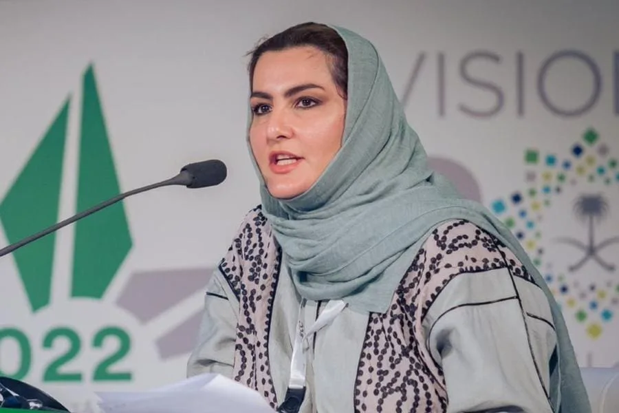 من هي خلود المانع وما علاقتها بالذكاء الاصطناعي ؟