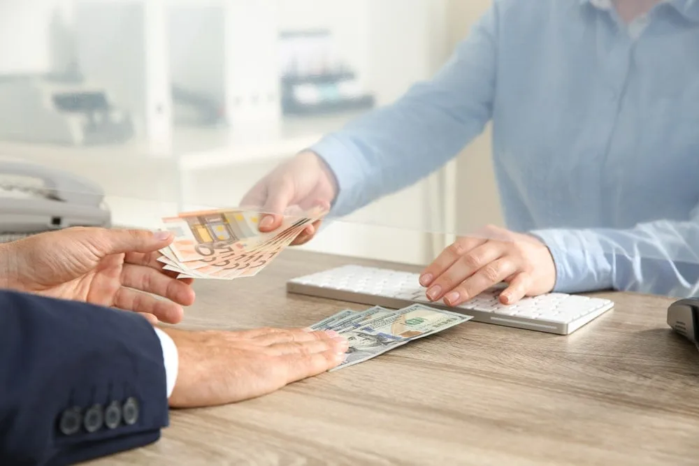 مشروع محل صرافة في السعودية 2024.. الخطوات والشروط