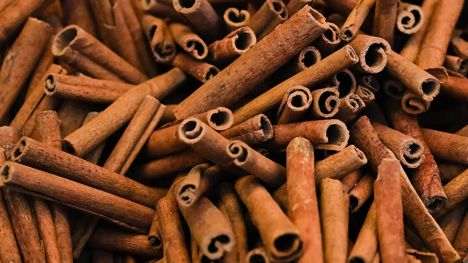 ما أكبر الدول المنتجة للقرفة في العالم عام 2026؟