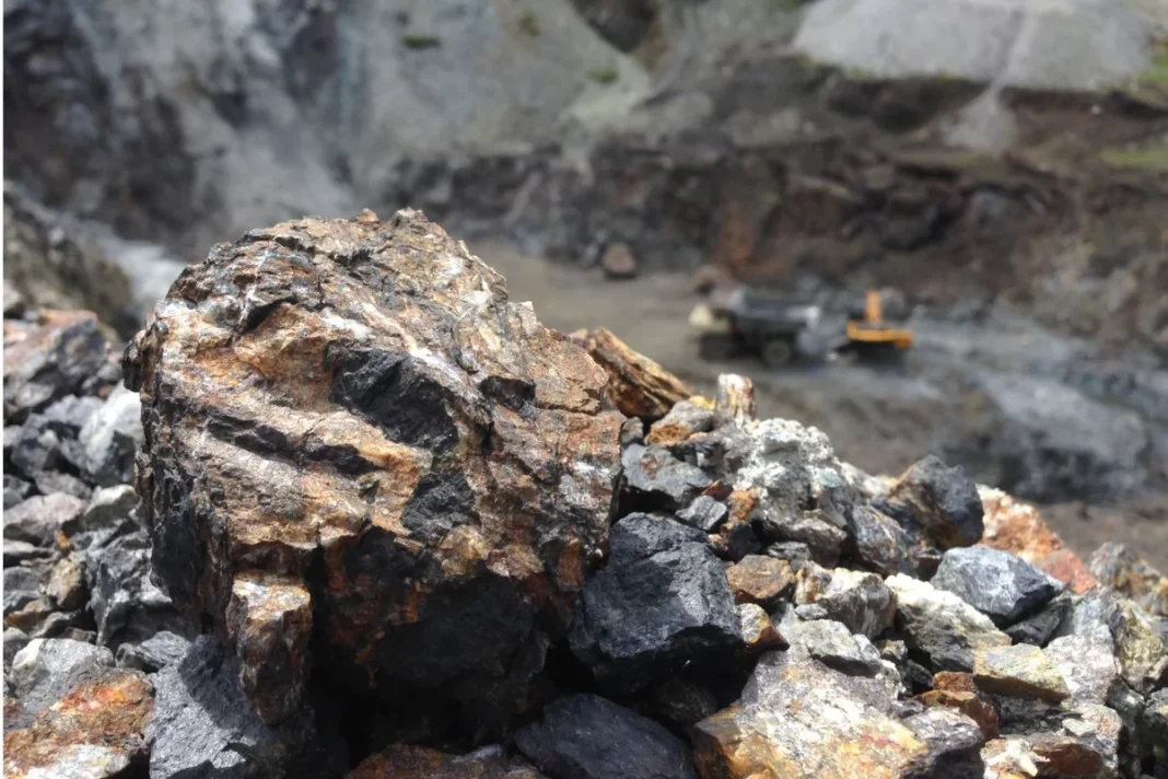 manganese-ore-in-the-foreground-at-an-open-pit-manganese-mine