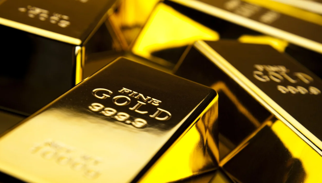 الذهب يرتفع إلى مستويات قياسية