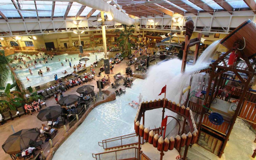 wilderness-at-the-smokies-indoor-waterpark-SWIMINSIDE0120-dbe542d4c3494662a2955ab1e4911f28