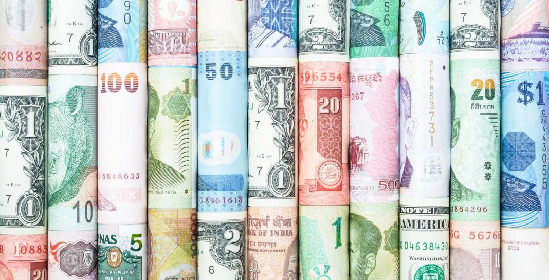 أعلى العملات قيمة