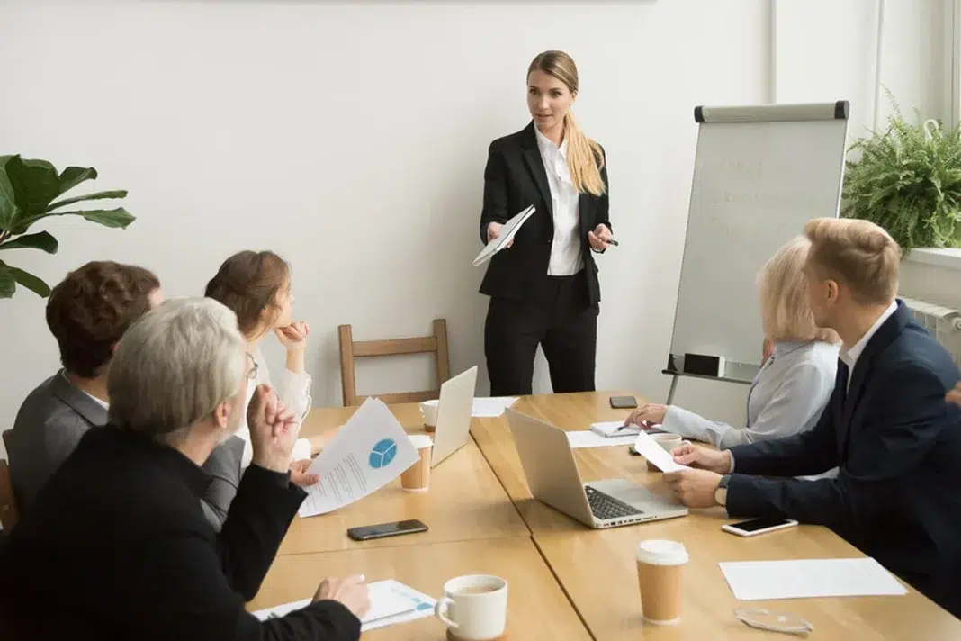 a-manager-has-the-characteristics-of-a-good-leader
